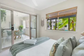 Little Palm- 2 Bedroom Tropical Escape - Image 4
