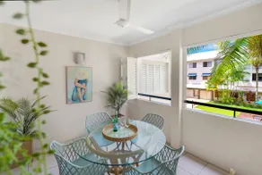 Little Palm- 2 Bedroom Tropical Escape - Image 5