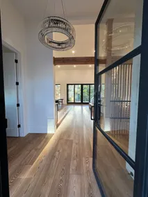 Stylish and Modern Lakefront House, Dog Friendly - Image 5