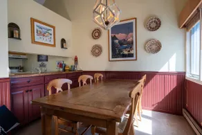 Beautiful, Bright, Cozy 3-Bedroom Townhouse - Image 4