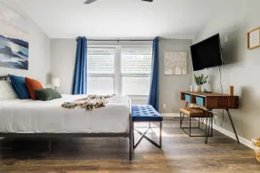 Franklin 4BR Escape, BBQ, Fire Pit, Sleeps 15 - Image 3