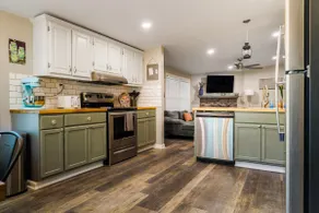 Franklin 4BR Escape, BBQ, Fire Pit, Sleeps 15 - Image 5