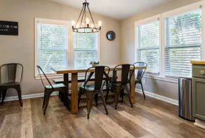 Franklin 4BR Escape, BBQ, Fire Pit, Sleeps 15 - Image 4