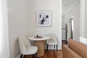 Art Deco with Modern Twist! 1Bed-1Bath-1Car-New Farm - Image 2