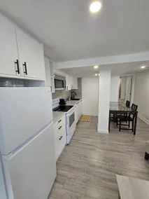 Cozy 1 Bedroom Apartment near Down-town Montreal - Image 4