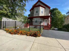 Kailyn Apartment, 5-mil Fenway,2-FreePrkg - Image 3