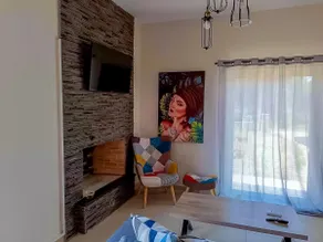 Nana's Luxury House - Image 4