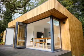 Modern Surrey Hills Guest House - Image 4