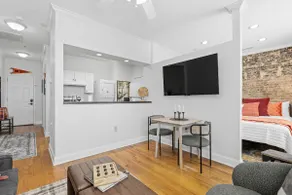 Downtown loft, 30 min to the Smokies - Image 5