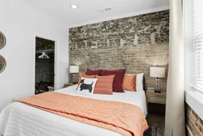 Downtown loft, 30 min to the Smokies - Image 2