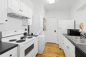 Downtown loft, 30 min to the Smokies - Image 4