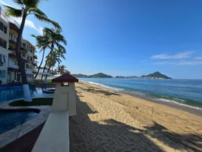Beautiful oceanfront apartment - Image 2