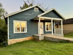 Charming Waterfront Cottage | Heart of Dover - Image 2