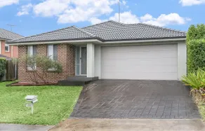 Renovated Cozy Family house - Wi-Fi, Parking - Image 2