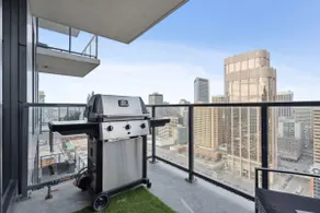 Stylish Prime DT Condo|Mins from 17th! |Pool|BBQ - Image 4