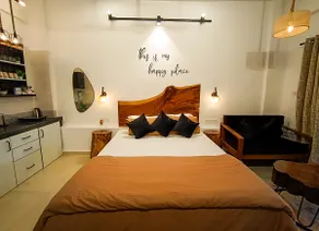The Getaway - Luxurious Studio with Private Pool - Image 2