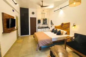 The Getaway - Luxurious Studio with Private Pool - Image 3