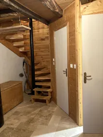 Small medieval triplex house - Image 4