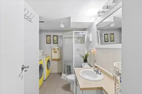 Apartment in Pickering - Image 3