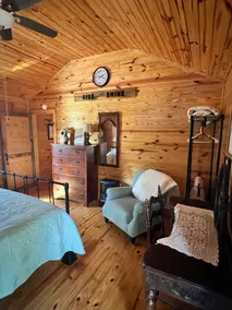 Crystal Creek Cabin - Image 2