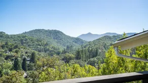 Modern Home with 360° Views in Fairfax - Image 2
