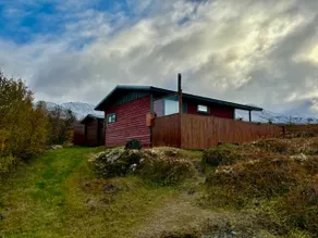 Cozy cabin in a picturesque area - Image 3