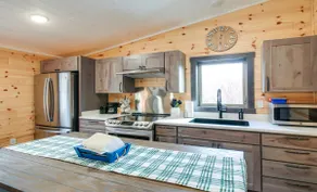 Yellowstone Escape! Unit 1 (Main Level) - Image 2