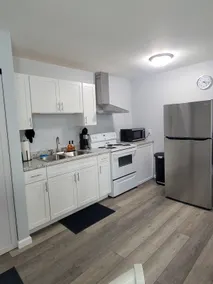 Eaton's Airbnb D - Image 3