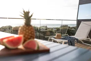 On The Bay Bonbeach - Unmatched Beachfront Luxury - Image 2