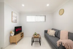 Comfortable Rocklea 1BR | Parking & AC | 316F1 - Image 5
