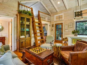 Piney Woods Cabin on 20 Acres/Close to Round Top - Image 4