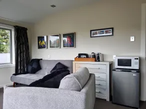 Traveller & Business Guest Suite - Image 3
