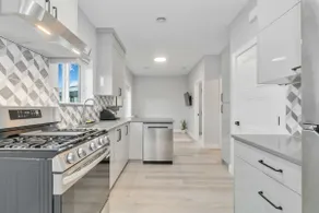 Charming 2BR Lane Way Home - Image 3