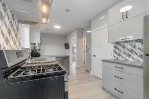Charming 2BR Lane Way Home - Image 4