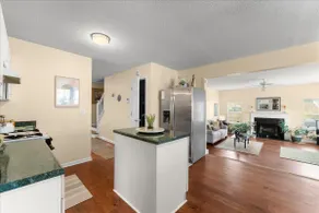 Large Stonecrest Home + Office- Sleeps 8 - Image 5