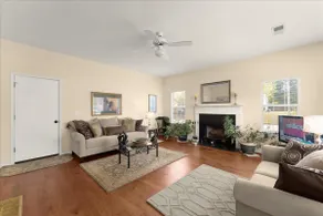 Large Stonecrest Home + Office- Sleeps 8 - Image 2