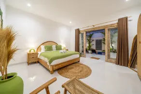 Brand new private villa, large pool, beach access - Image 4