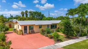 Coastal Getaway Near the FL Keys - Image 2
