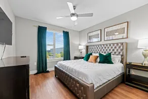 Elegant King Bed Apt w/ Pool + Gym + Free Parking - Image 3