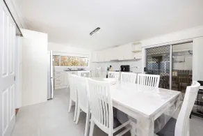 10 Wallis street - Image 4