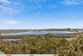 Saltaire Luxurious Beach House with Breath-taking Views - Image 2