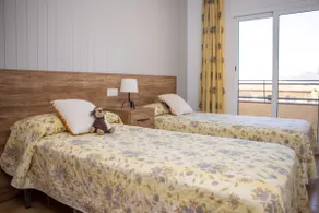 RVApartaments La Pineda, Apartment with View of Pine... - Image 5