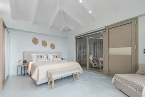 Beach Villa Cavo - with direct sea access - Image 3