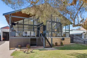 Luxury Riverside Escape with Private Jetty - Image 3