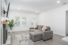 King Beds+Pet Friendly | Near Downtown & Tigertown - Image 3