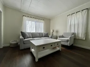 Cozy 2 bedroom on quiet street. - Image 3