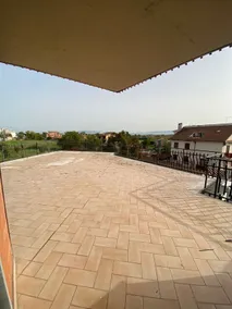 Apartment with hot tub - Image 5
