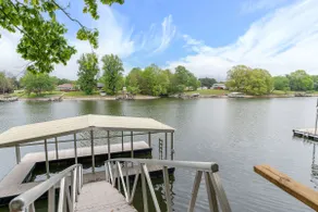 Majestic Lake-boatdock-hot tub-pool table-fire pit - Image 2