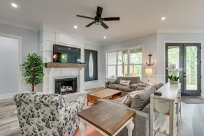 Majestic Lake-boatdock-hot tub-pool table-fire pit - Image 3