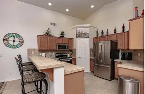 Huge 4BR 2BA Home - Pool Table, & 6 Person Hot Tub - Image 2